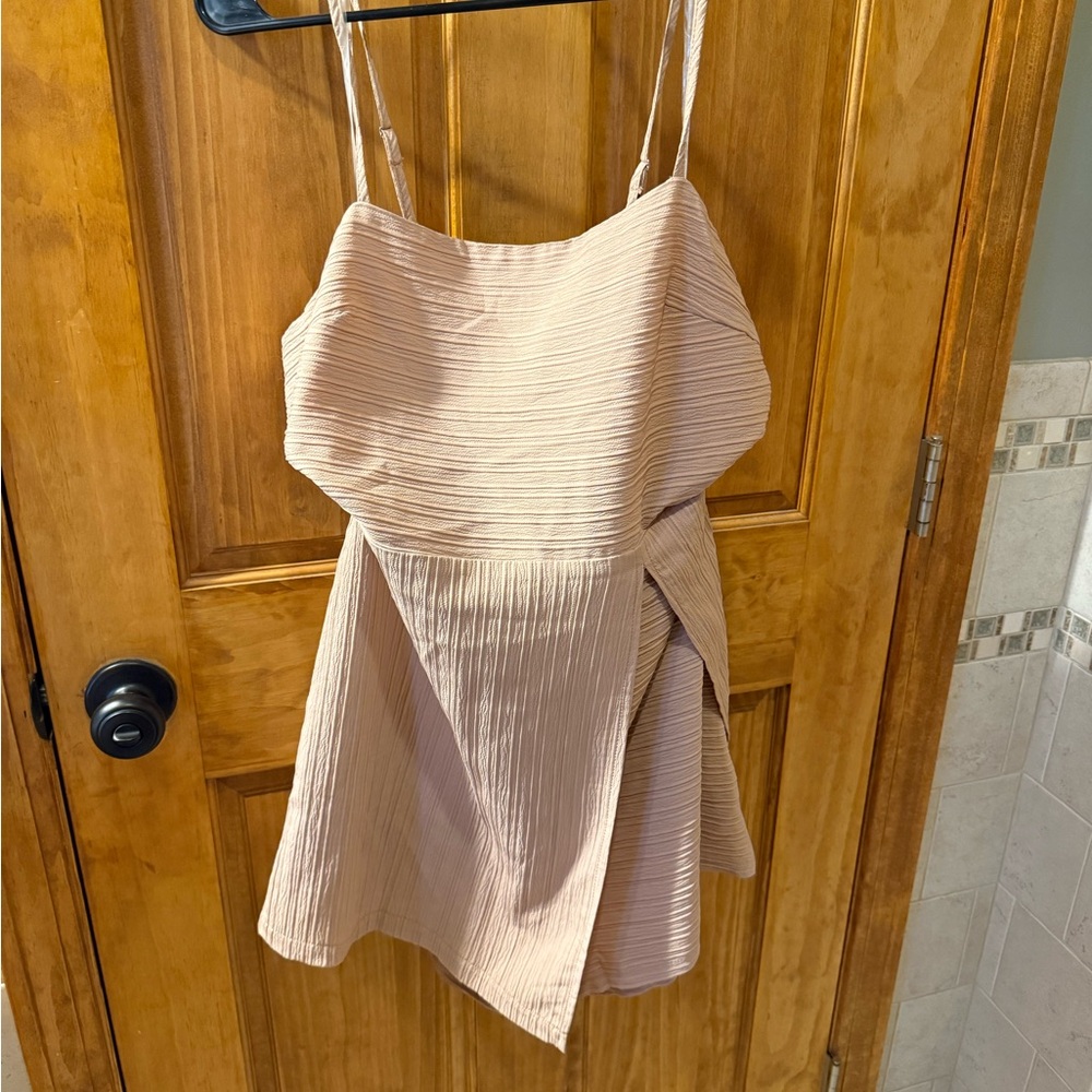 Elegant Beige Women's Skort